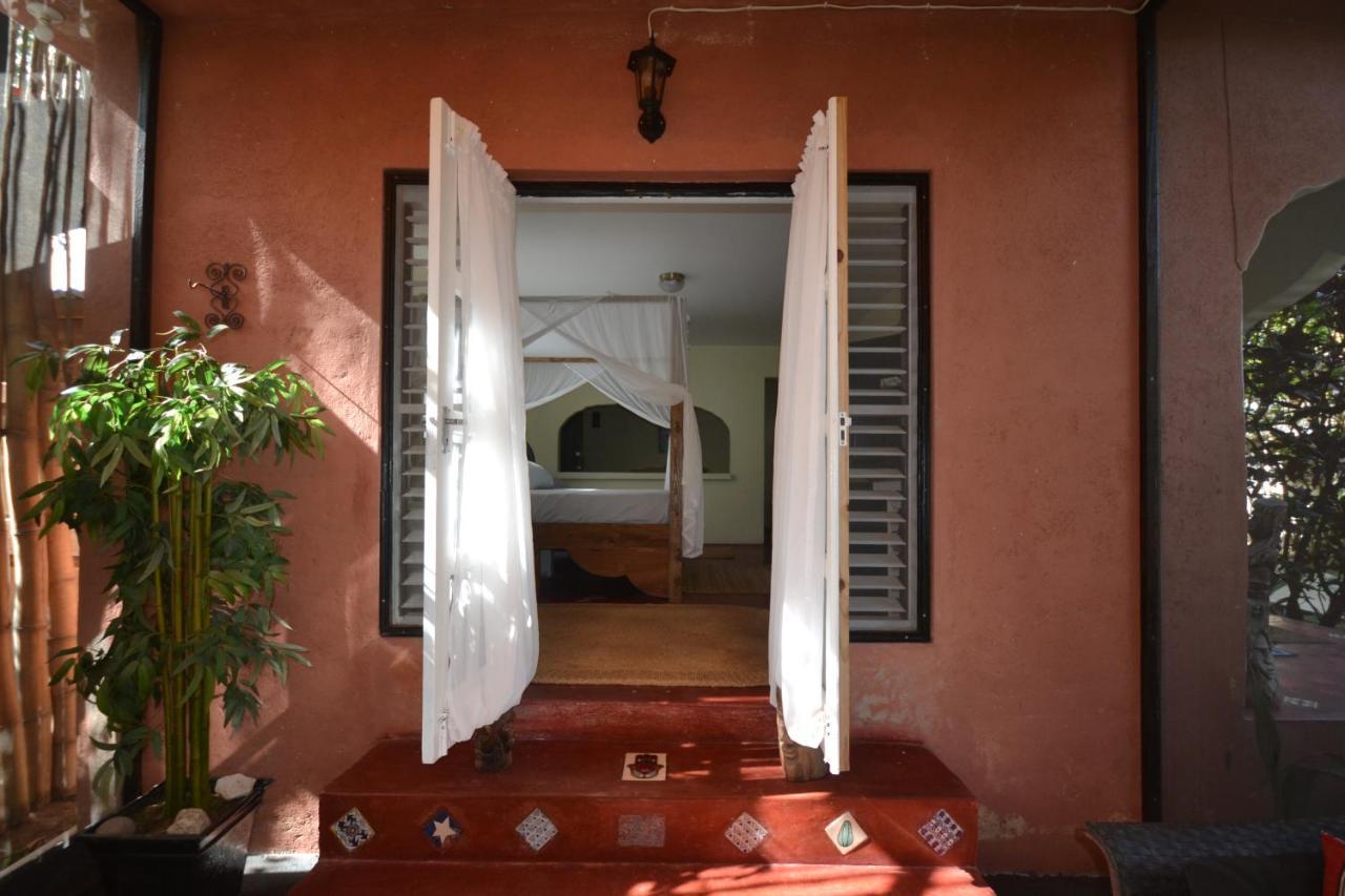 Katamah Beachfront Guesthouse Treasure Beach Esterno foto