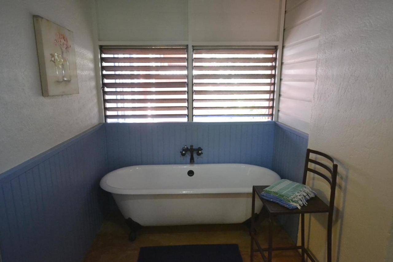Katamah Beachfront Guesthouse Treasure Beach Esterno foto