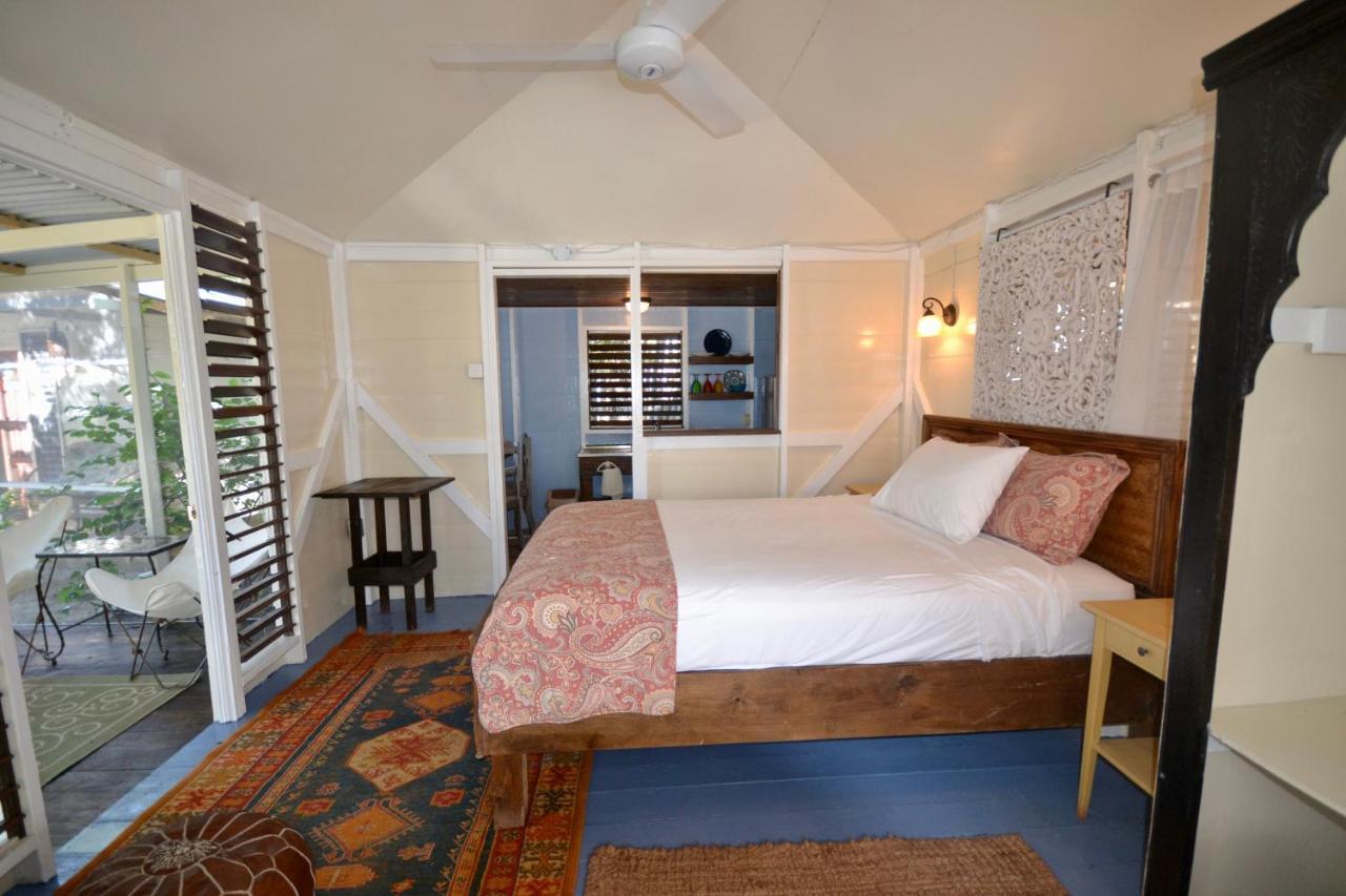 Katamah Beachfront Guesthouse Treasure Beach Esterno foto