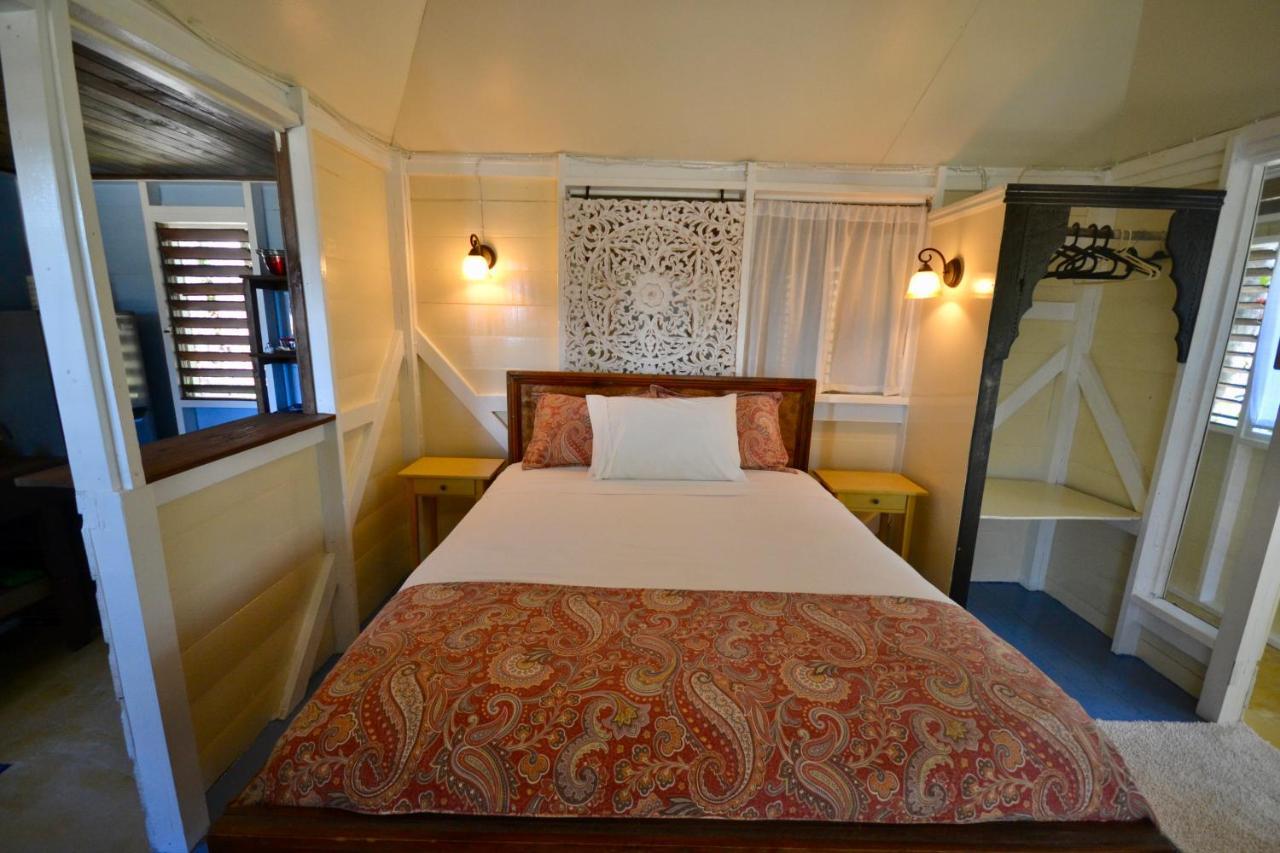 Katamah Beachfront Guesthouse Treasure Beach Esterno foto