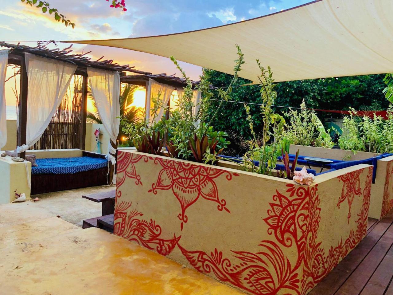 Katamah Beachfront Guesthouse Treasure Beach Esterno foto