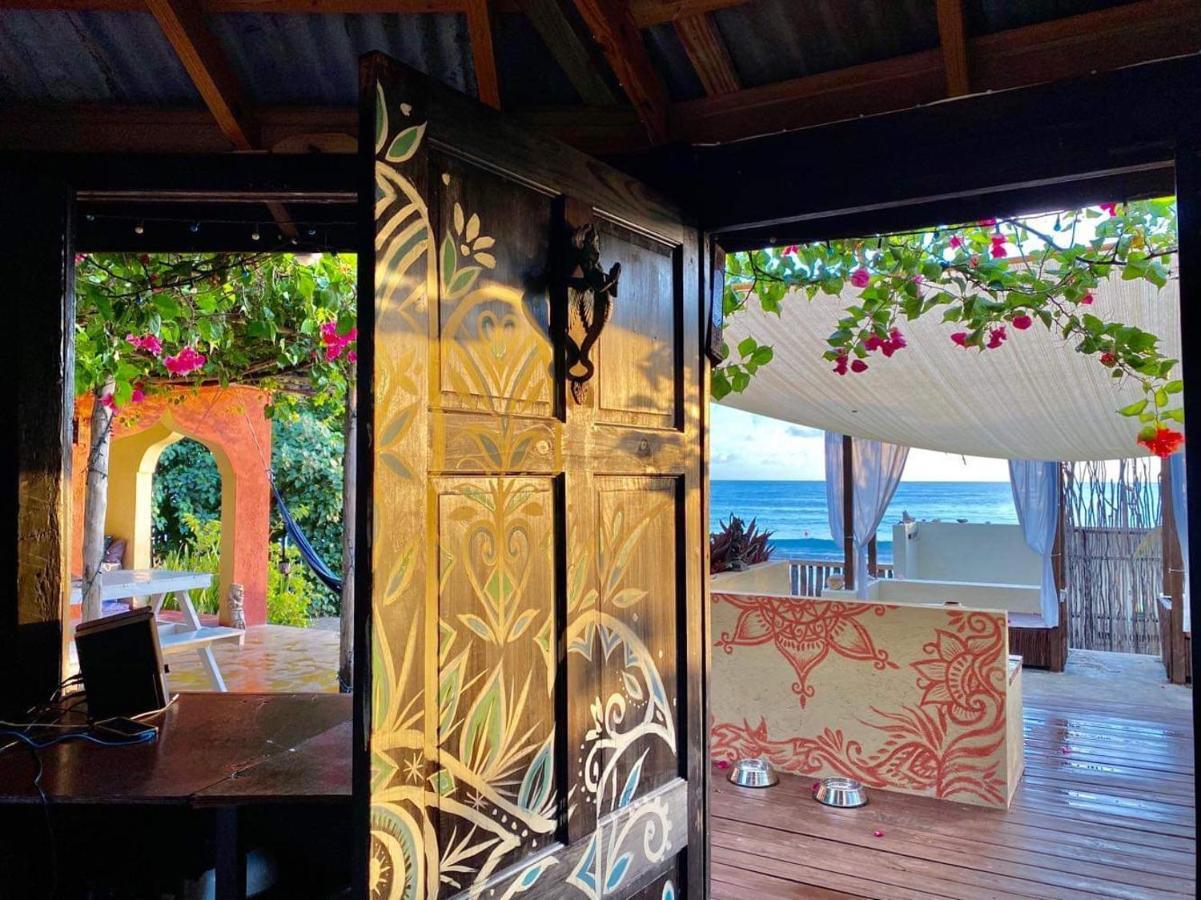 Katamah Beachfront Guesthouse Treasure Beach Esterno foto
