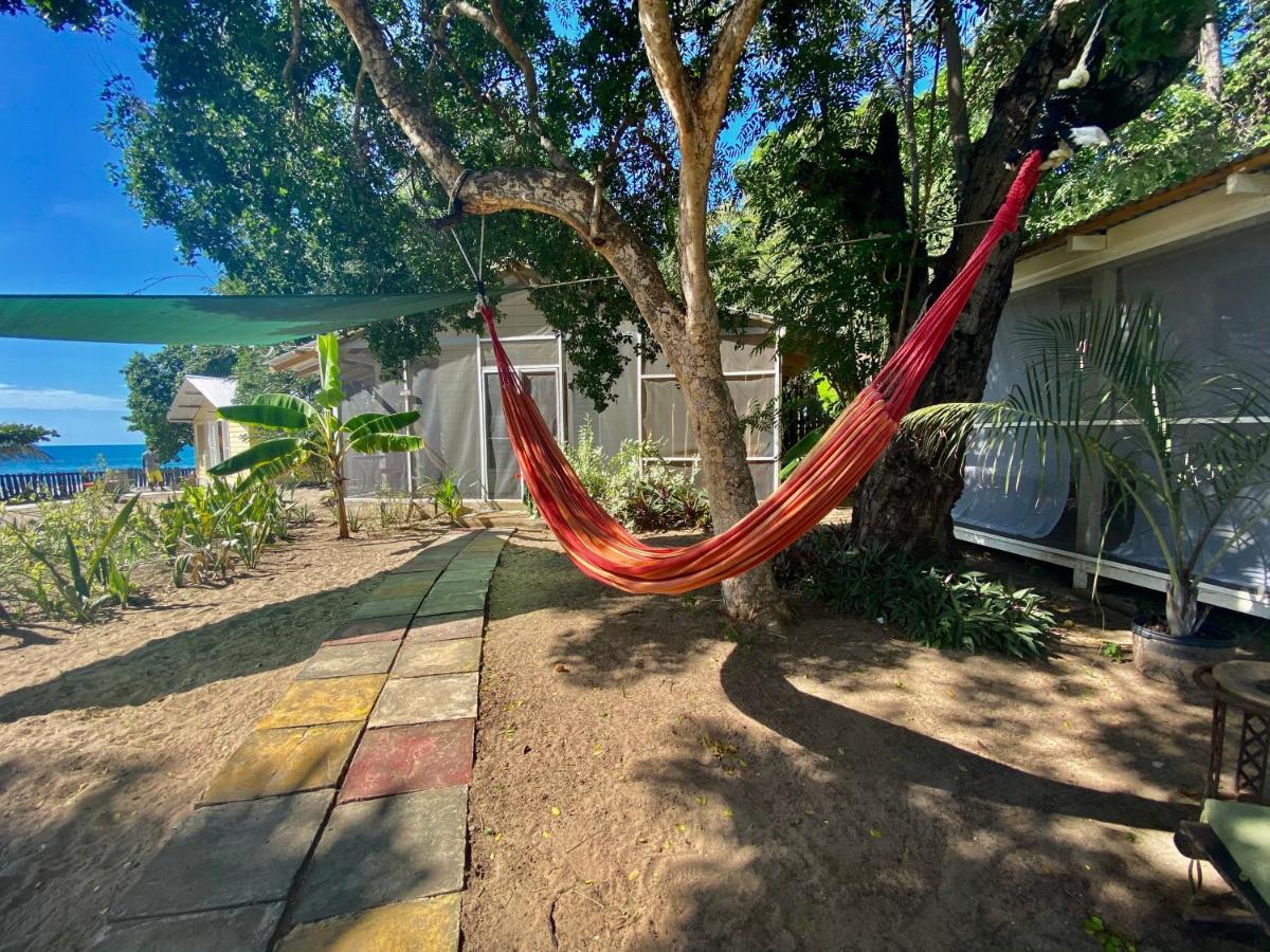 Katamah Beachfront Guesthouse Treasure Beach Esterno foto